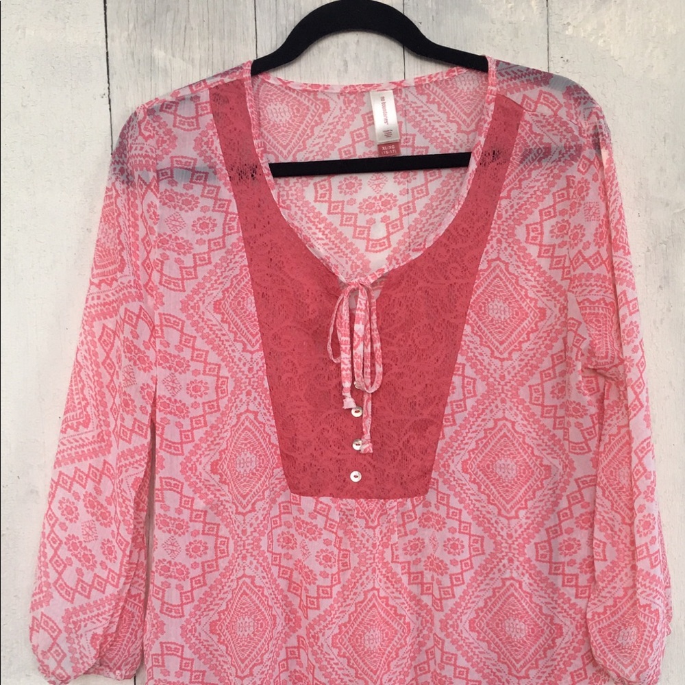No Boundaries pink sheer geometric print top